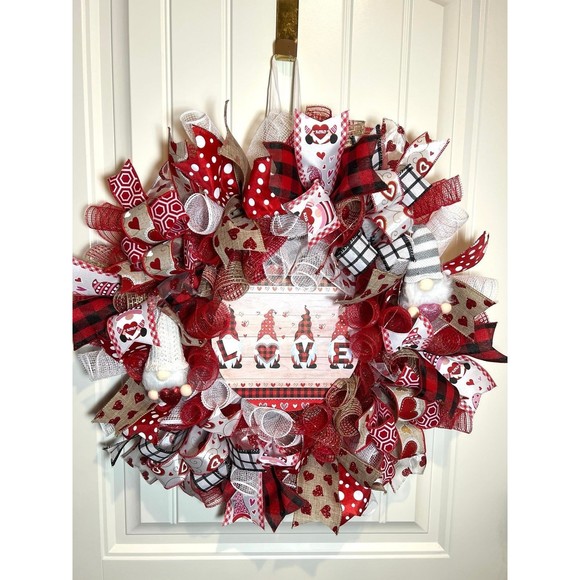 Handmade Valentine’s Gnome LOVE Ribbon Prelit Wreath 22 ins LED W11 - Picture 9 of 12